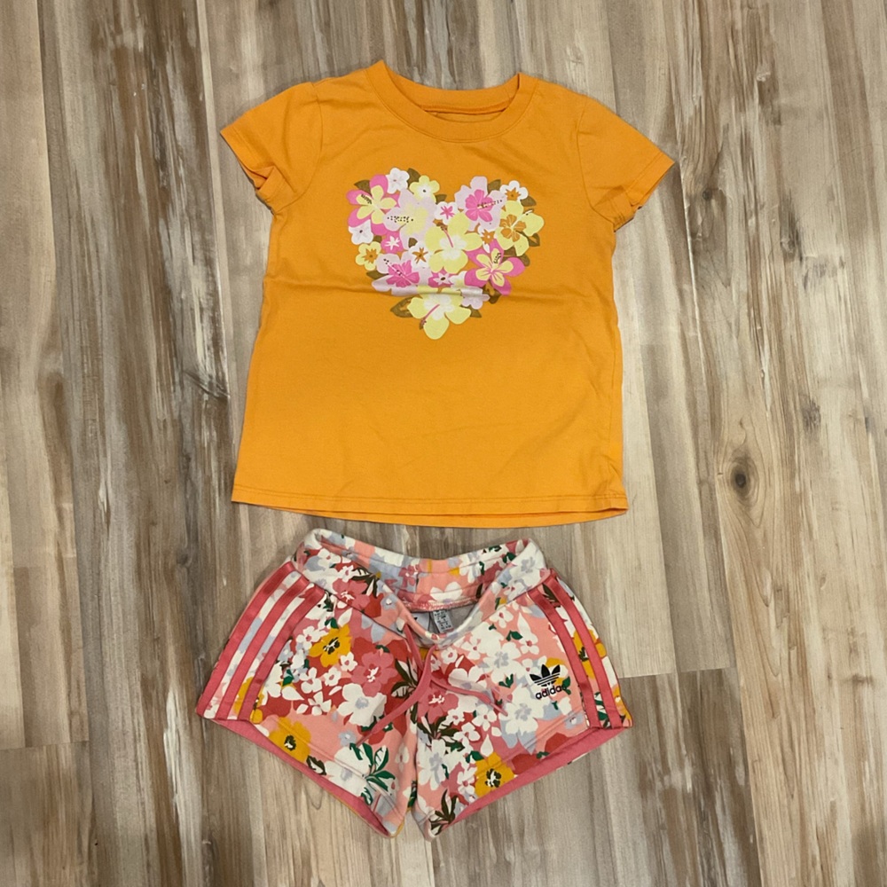 Adidas Girls Matching Sorts and Tees Set 4-5T